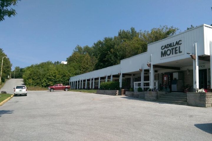 THE CADILLAC MOTEL