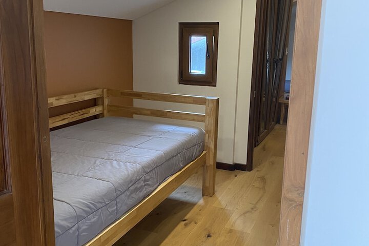 Room 7 of 121