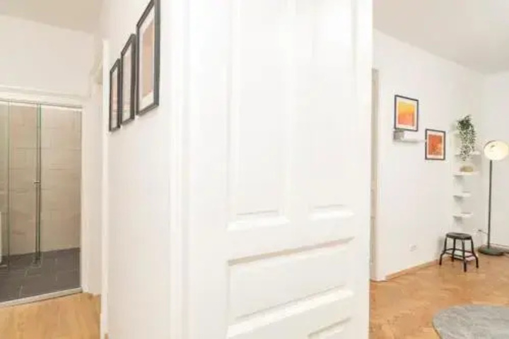 Room 15 of 25