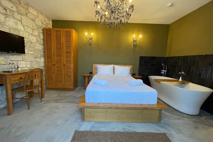 Room 16 of 75