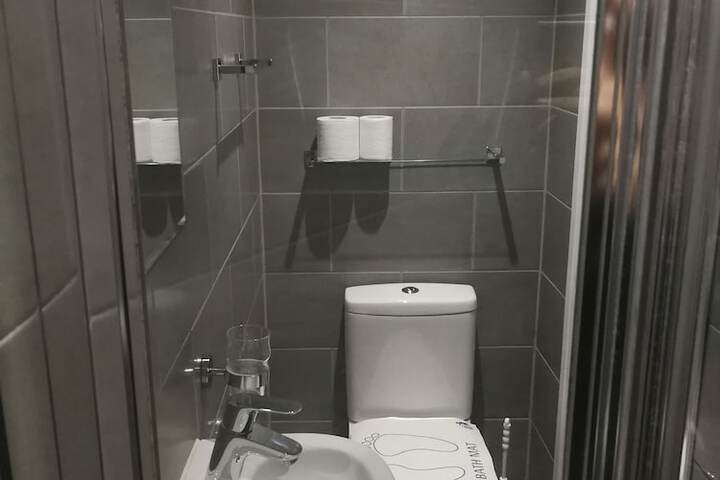 Room 90 of 121