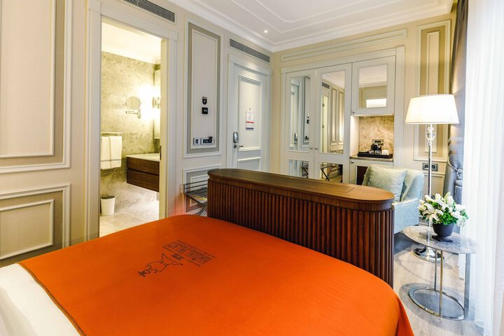 Room 52 of 130