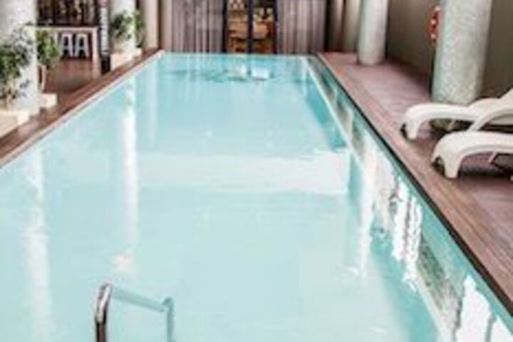 Pool 19 of 33