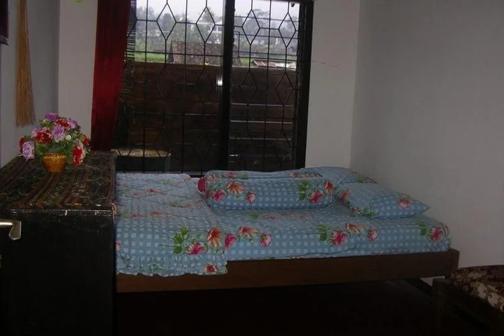 Room 3 of 8