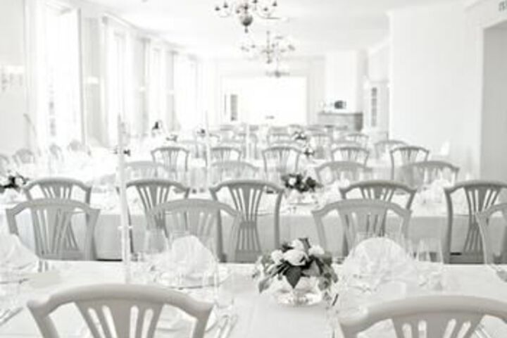 Dining 6 of 27