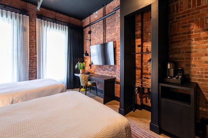 Room 20 of 34