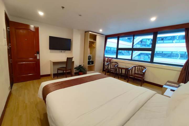 Room 36 of 63