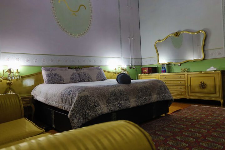 Room 13 of 43