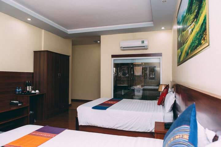 Room 10 of 48