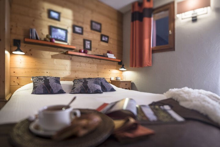 Room 10 of 27