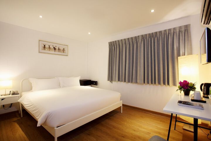 Room 17 of 48