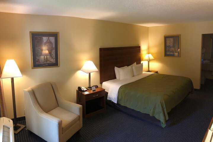 1 King Bed (13 of 26)