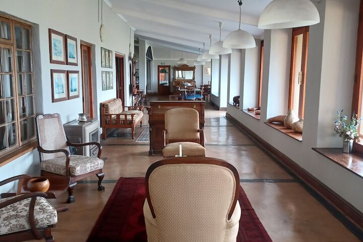 Lounge 86 of 96