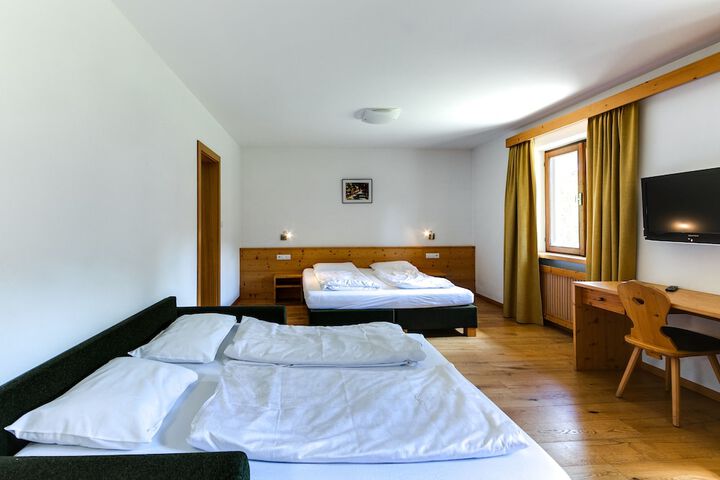 Room 7 of 70
