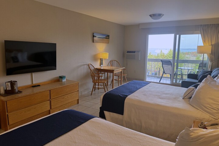Room 32 of 111