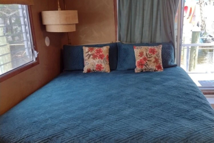 Room 5 of 19