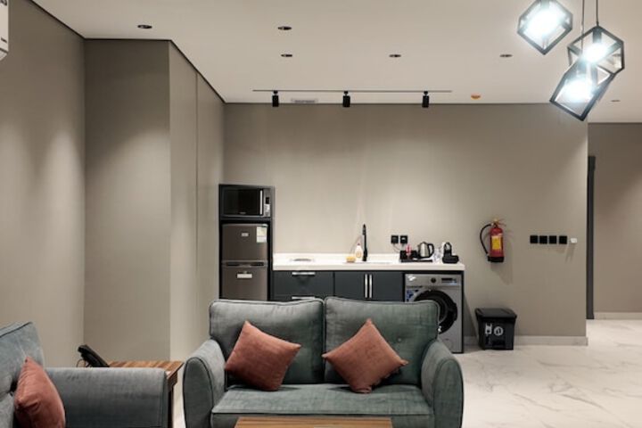 Room 12 of 16