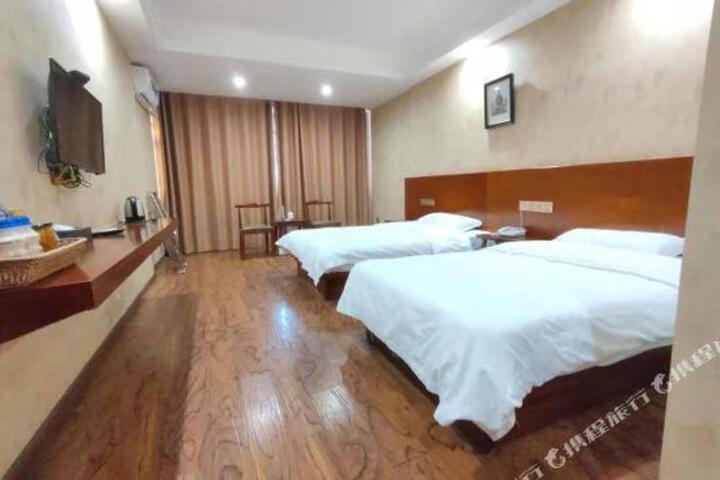 Feng Huang Business Hotel