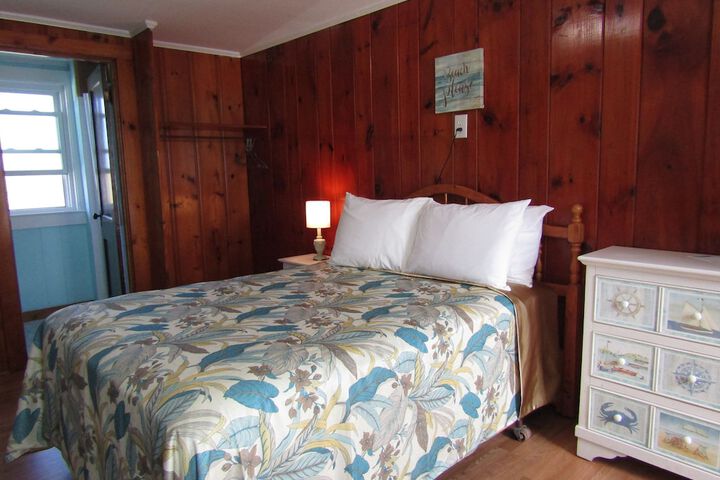 Room 8 of 219