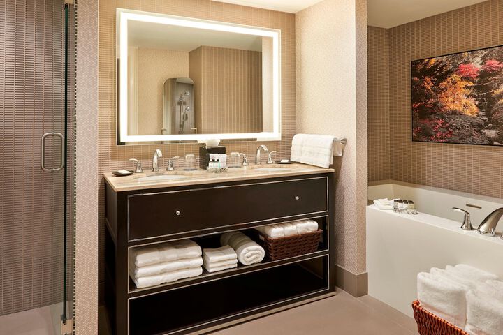 Room 44 of 120