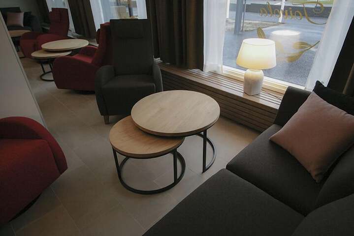 Lounge 54 of 58