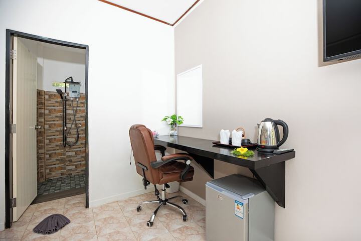 Room 2 of 39