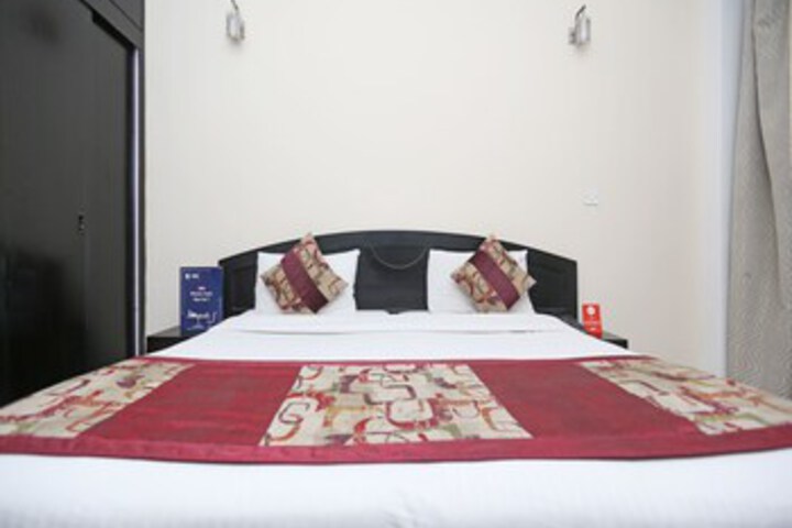 Room 11 of 26