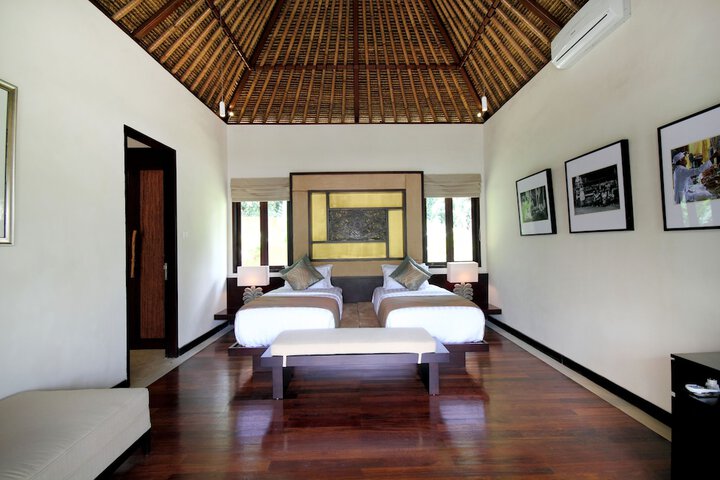 Room 14 of 53