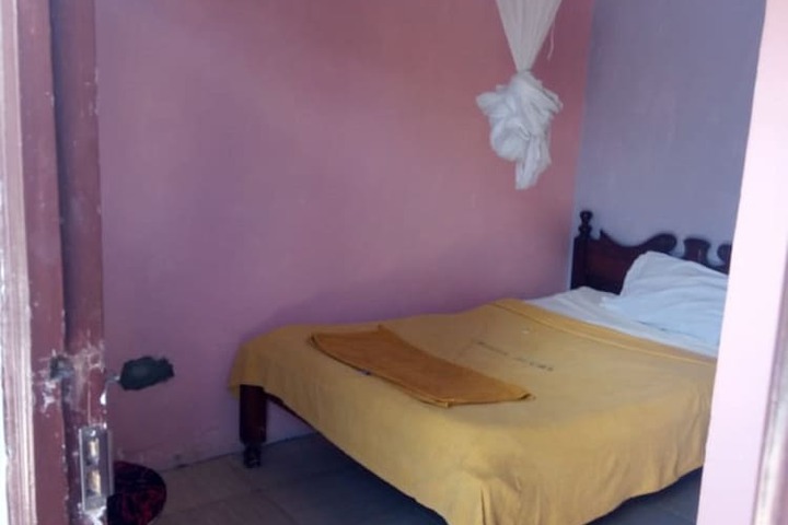 Room 4 of 14