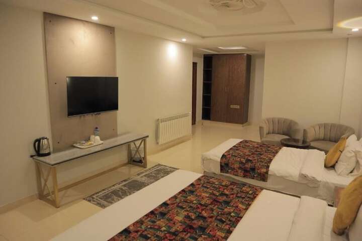Room 6 of 50
