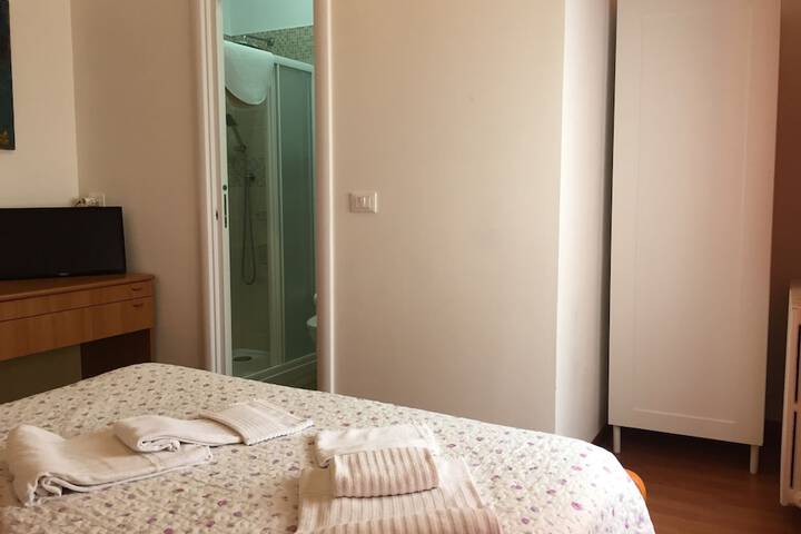 Room 9 of 15