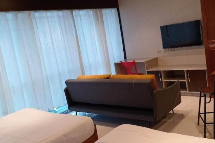 Room 13 of 20