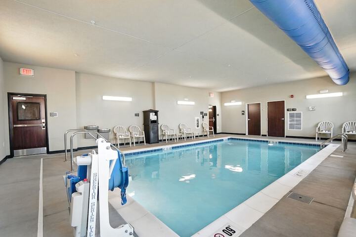 Pool 70 of 109
