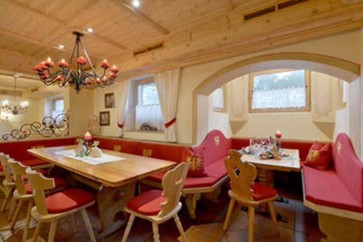 Dining 6 of 115