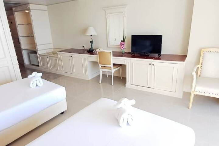 Room 10 of 40