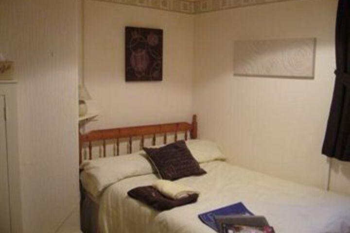 Room 8 of 20