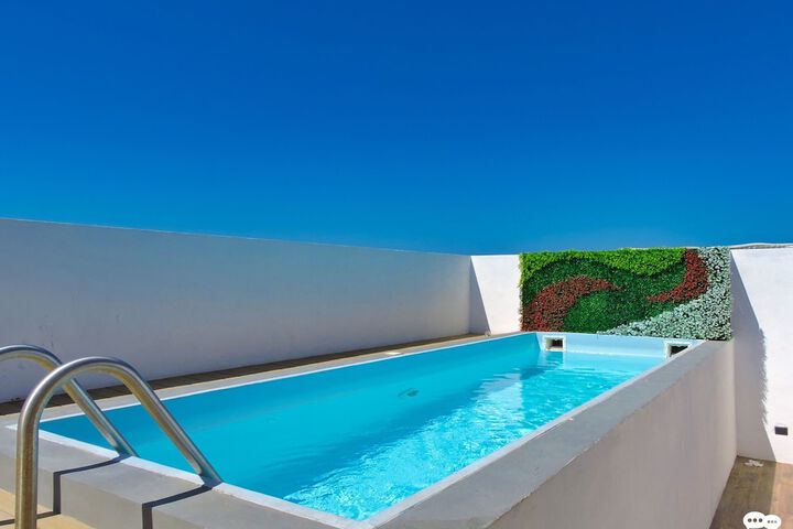 Pool 14 of 26