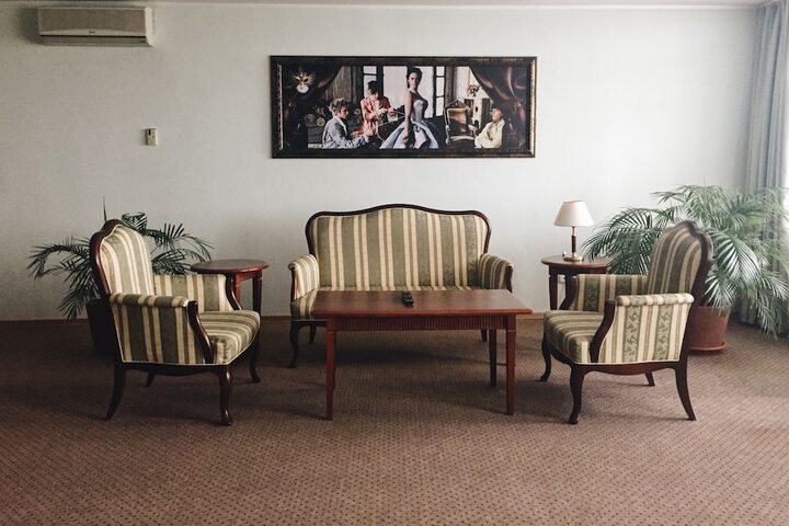 Room 9 of 24
