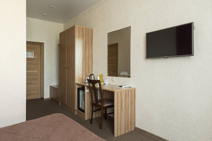 Room 27 of 78