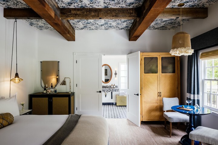 Room 5 of 34