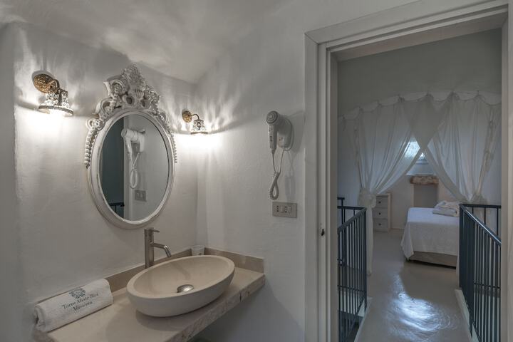Room 28 of 44