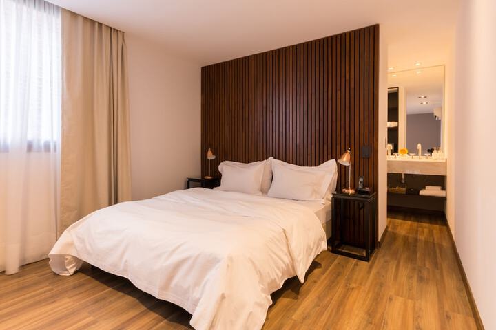 Room 7 of 51