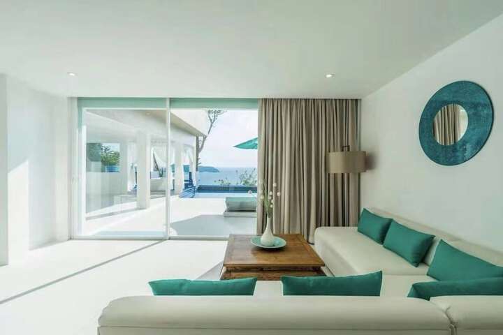 Room 27 of 105