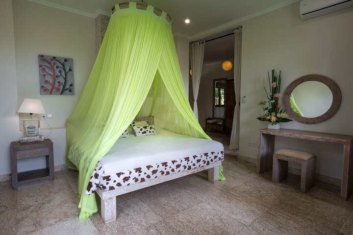 Room 28 of 78