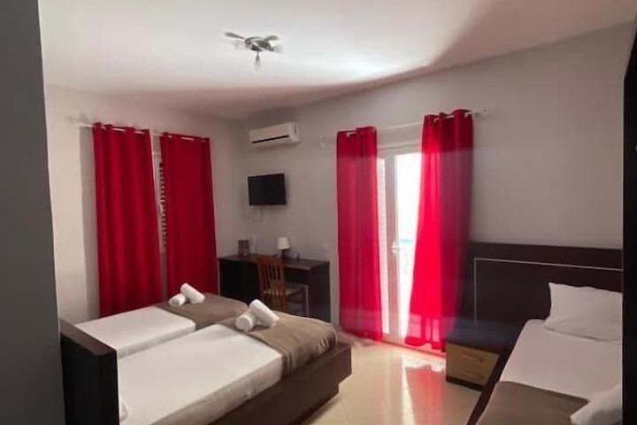 Room 3 of 88