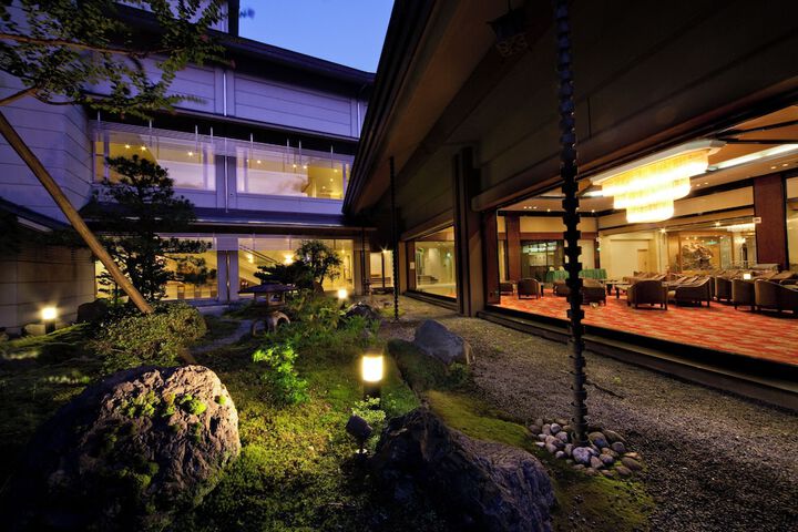 Hotel Entry