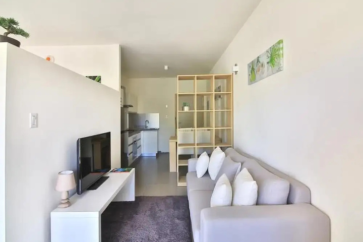 Room 4 of 7