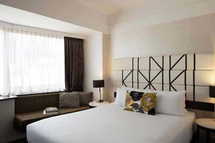 Room 28 of 147