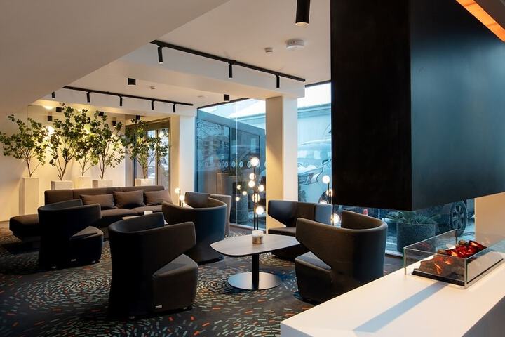 Guest Lobby