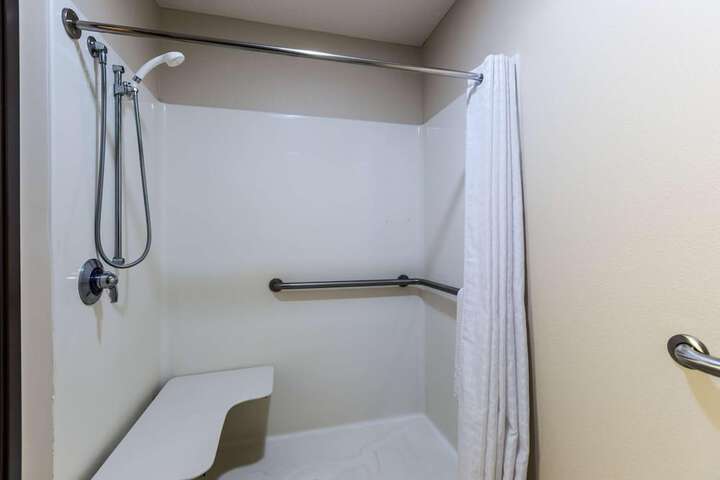 Room 34 of 62
